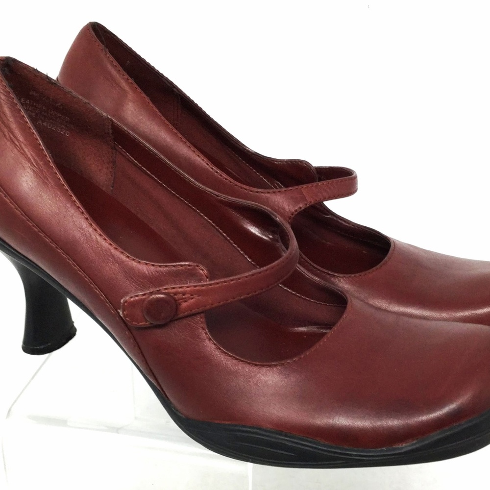 Reaction By Kenneth Cole Mary Jane Size 6.5 Maroon